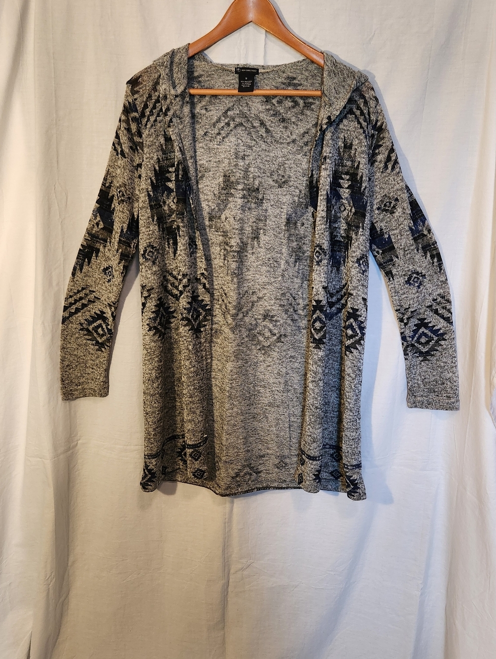 Gray Open-Front Hooded Cardigan with Black Aztec Pattern